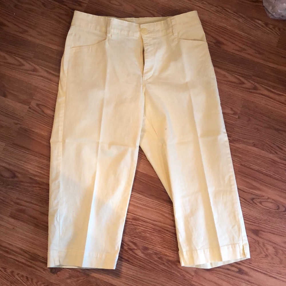 Capri pants